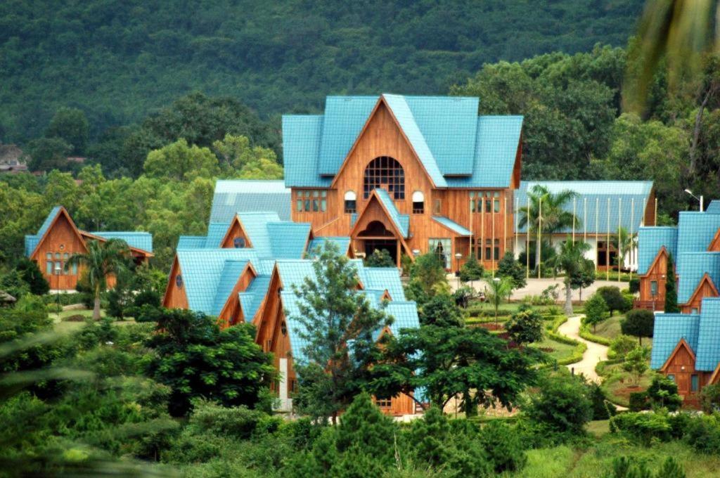 Aye Thar Yar Golf Resort Taunggyi Luaran gambar