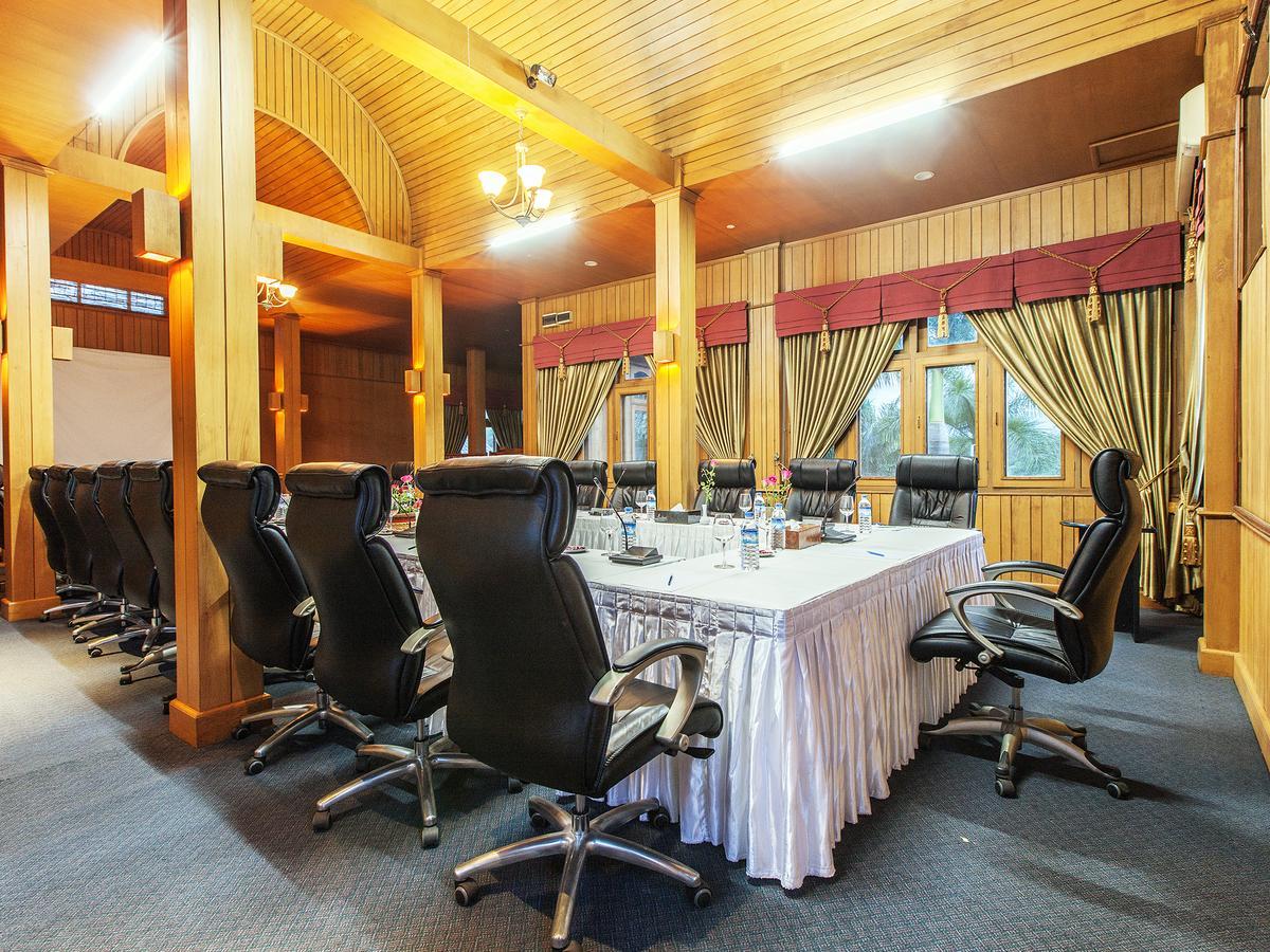 Aye Thar Yar Golf Resort Taunggyi Luaran gambar